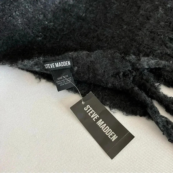 Steve Madden Tie Dyed Scarf Fringe  Super Soft Long Scarf Black Gray Fleece - Picture 4 of 6